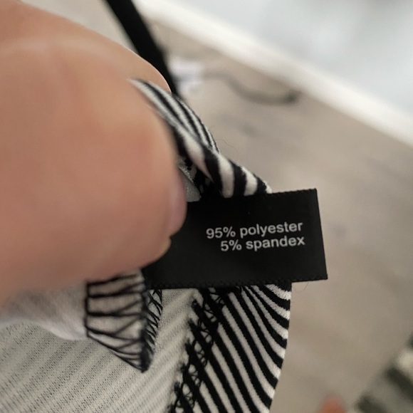 4/$25 The Limited Peplum Style Top - Picture 4 of 4